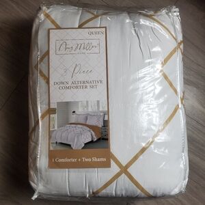Amy Miller 3 Piece Down Alternative Comforter Set Queen White
